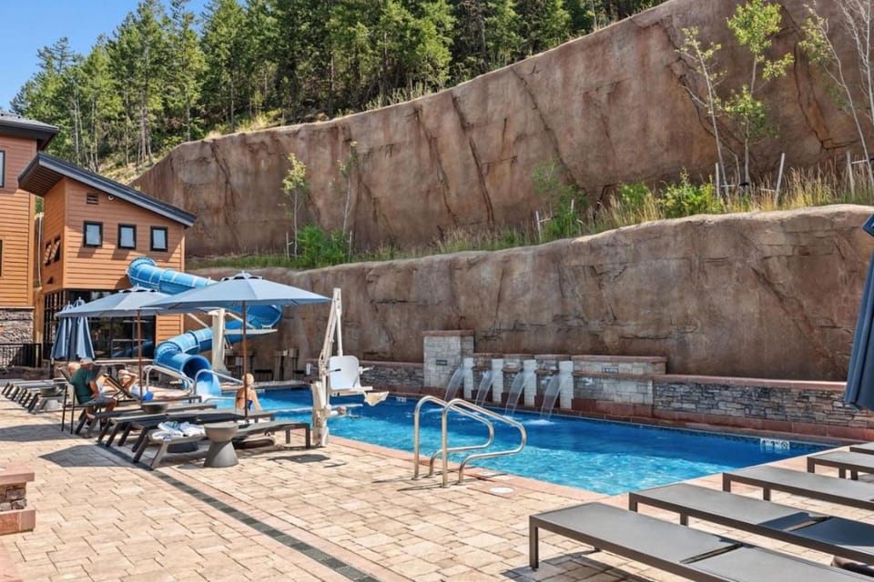 Frontgate Luxury Condo with Resort Amenities House in Avon