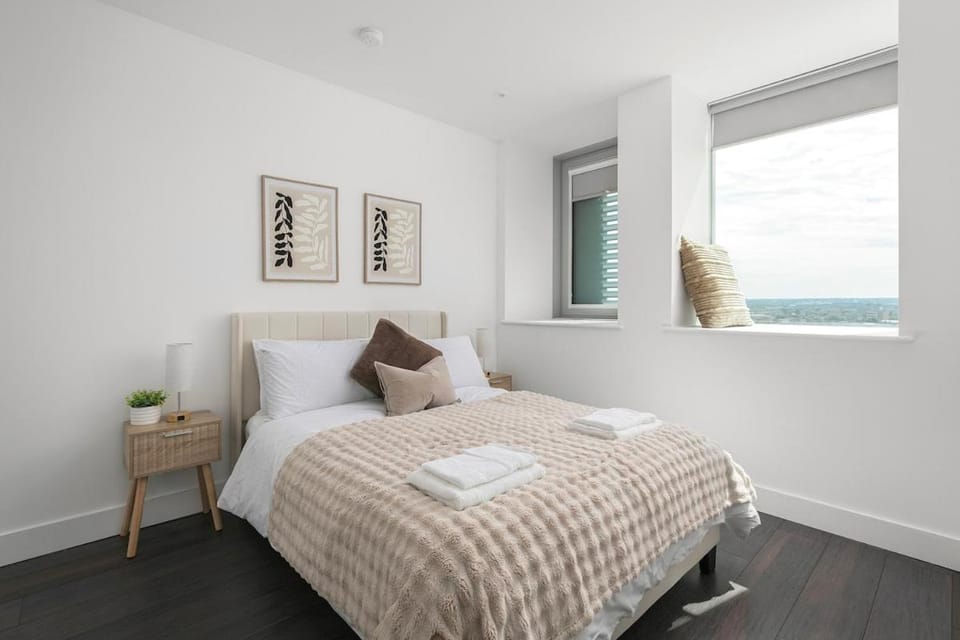 Bright & Modern 2BD 2Bath - Sleeps 6 - Tube - Wifi Apartment in London