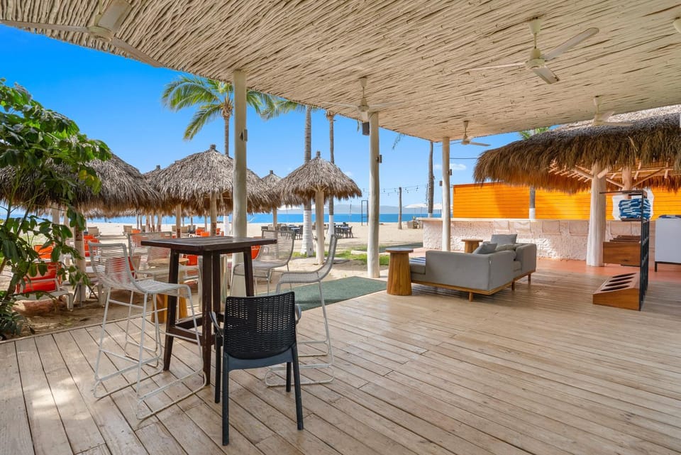 New Home 2BR near ocean, pool, gym, WiFi Apartment in La Cruz de Huanacaxtle