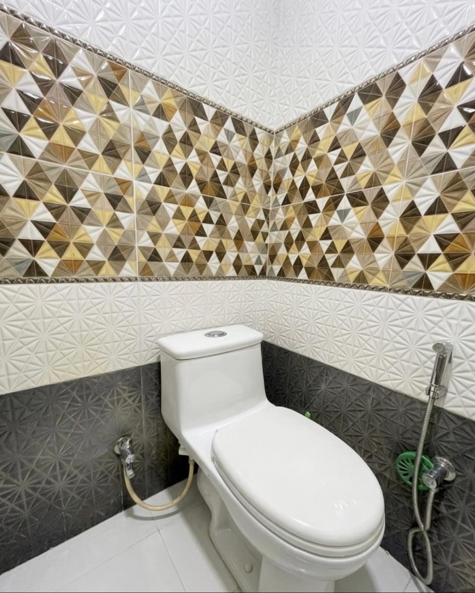 Jinnah Avenue Guest House - Airport Bed and Breakfast in Karachi