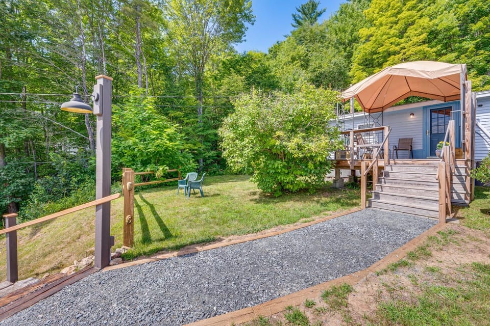 Ashland Home w/ Deck - Blueberry Overlook House in Ashland