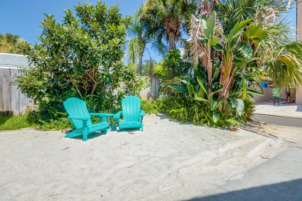 Flip-Flop to Beach & Flagler Ave! Breezy Getaway House in New Smyrna Beach