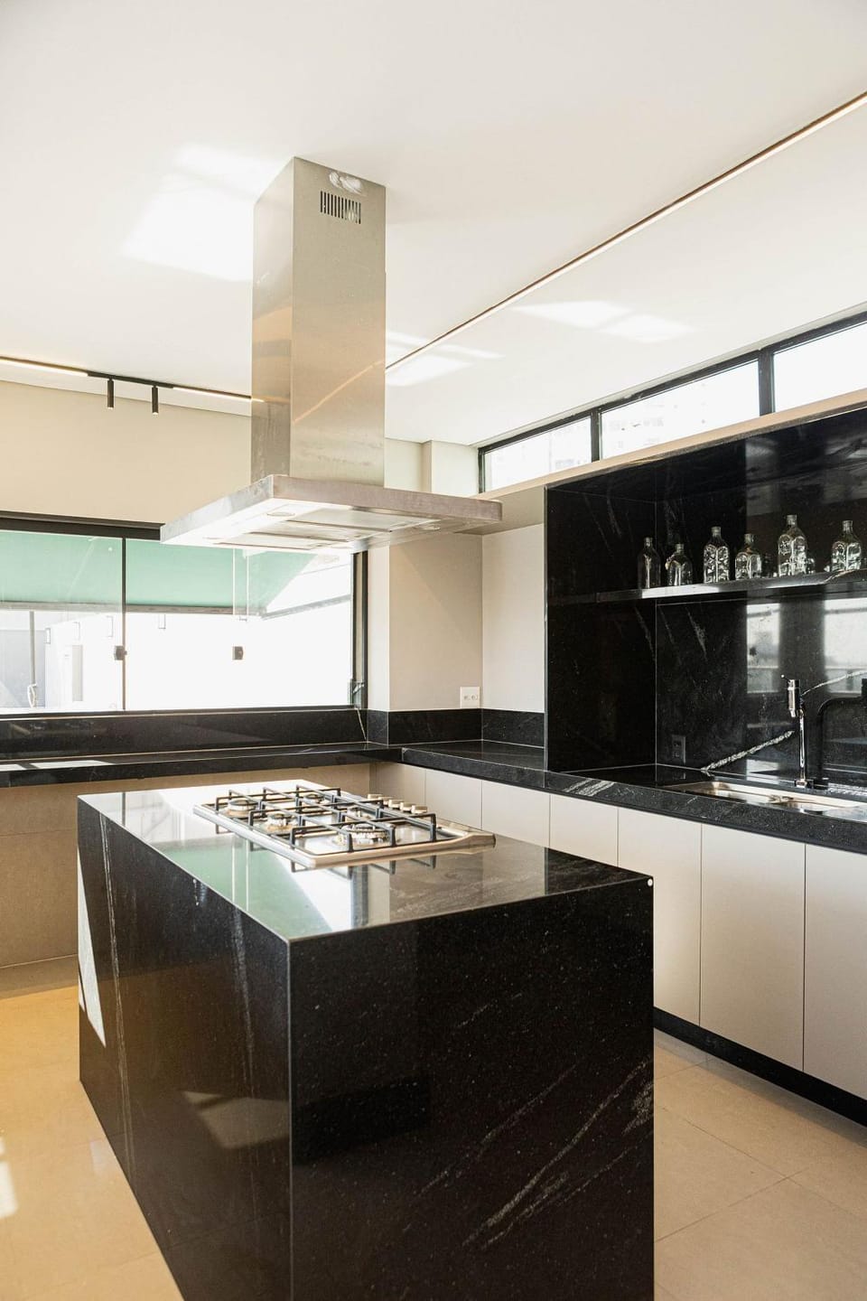 Housi Delphos | Buritis Apartment in Belo Horizonte