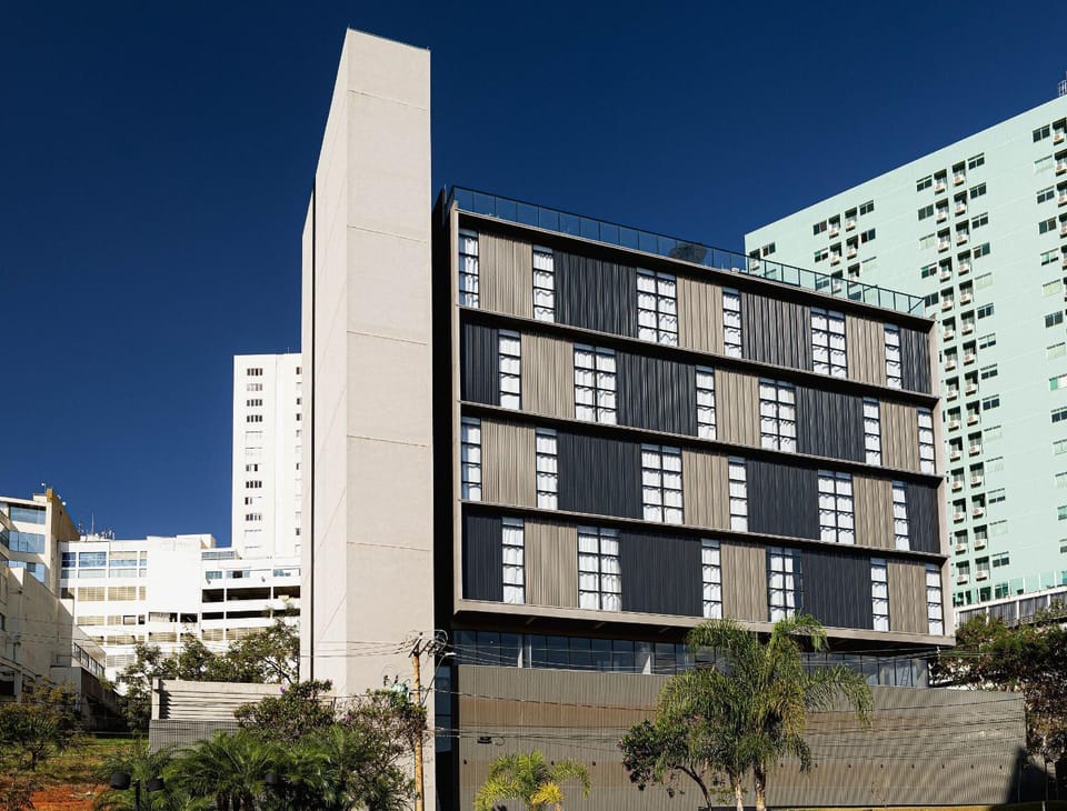 Housi Delphos | Buritis Apartment in Belo Horizonte