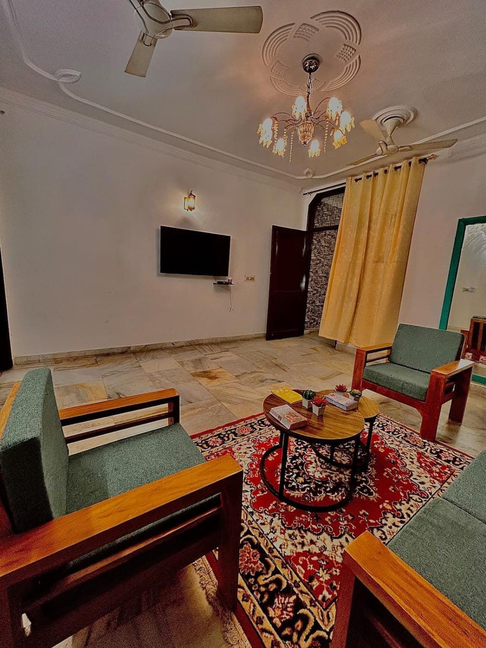 Private Home in Delhi for Couples & Small Gathering Apartment in New Delhi
