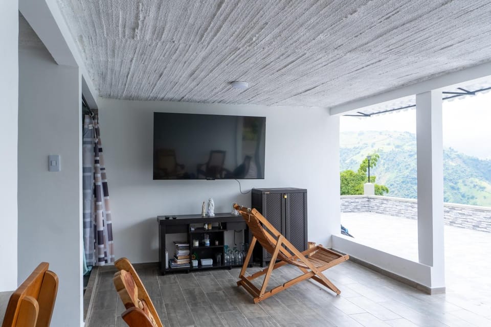 Finca Leonora Coffee Farm Stay in Manizales