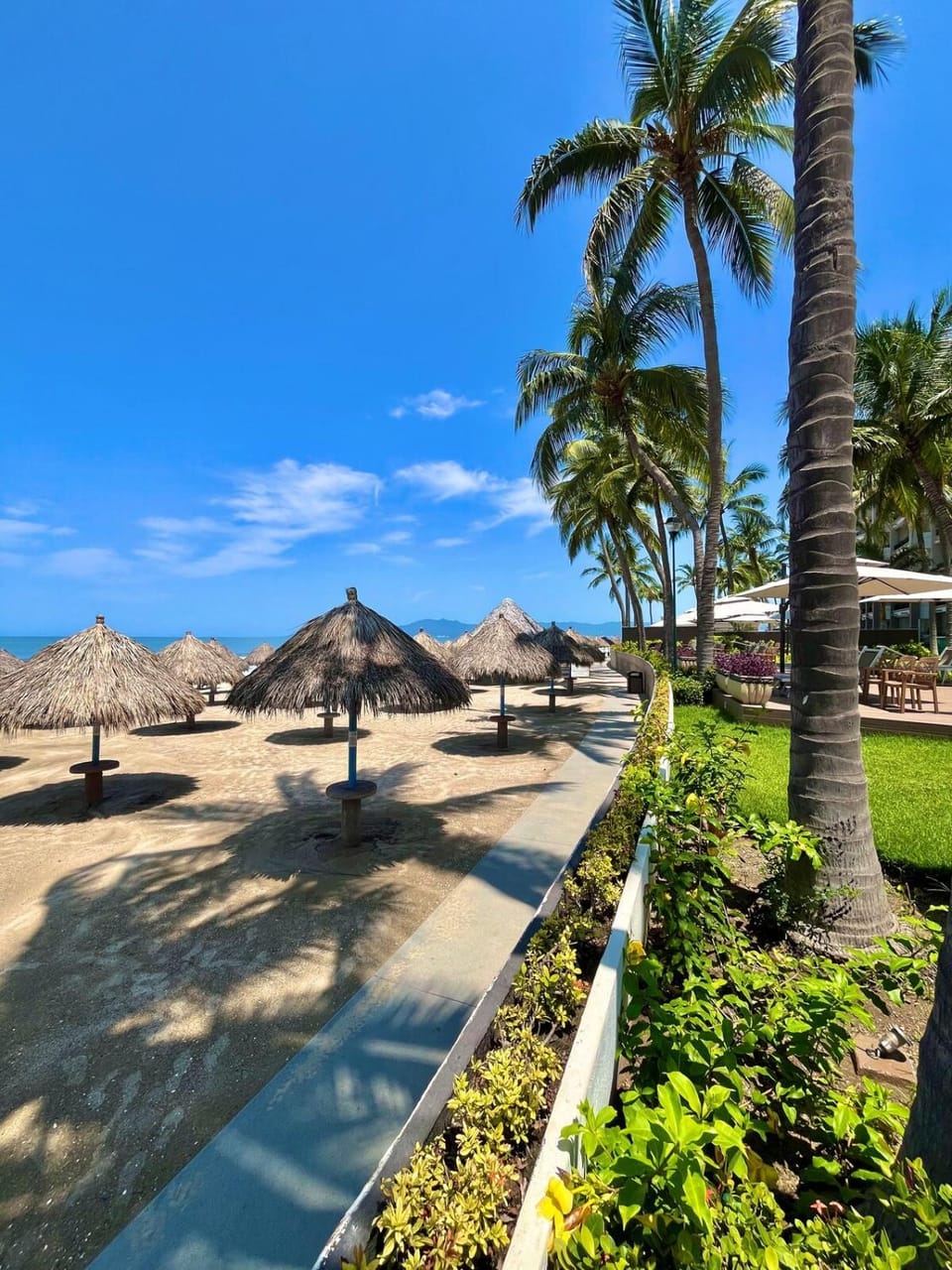 Playa Royale Beachfront Garden-Floor-Family Getaway Apartment in Nuevo Vallarta
