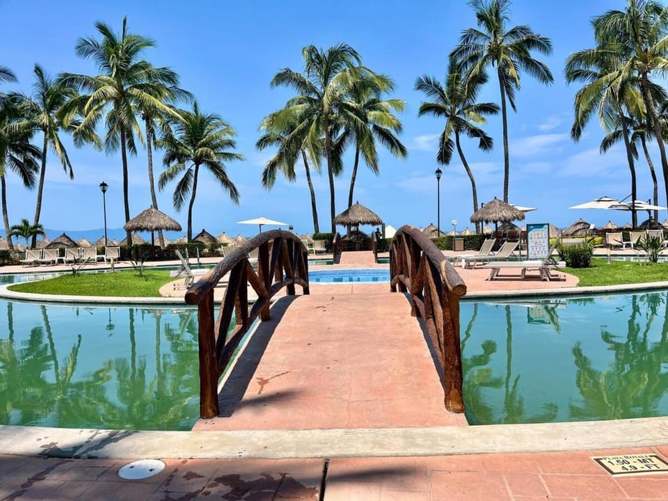 Playa Royale Beachfront Garden-Floor-Family Getaway Apartment in Nuevo Vallarta