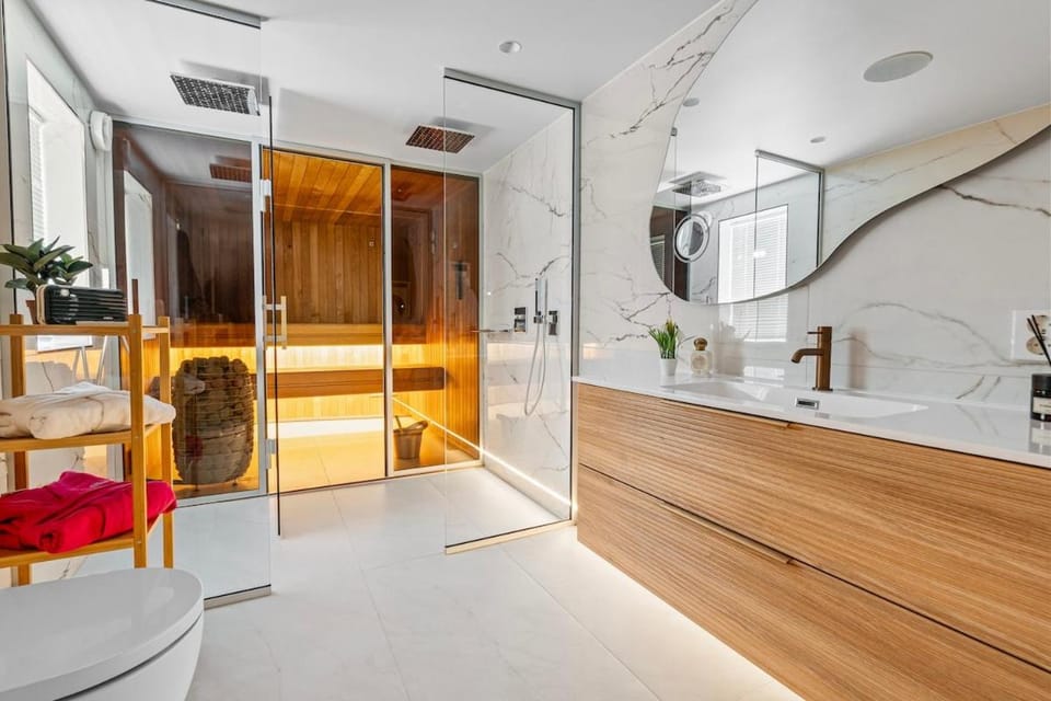 Luxurious - Private Sauna & Rooftop - Perfect location Apartment in Bergen