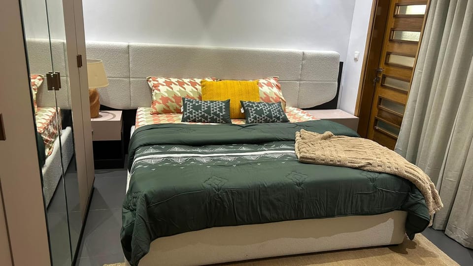 Bed, Photo of the whole room, Bedroom, wardrobe