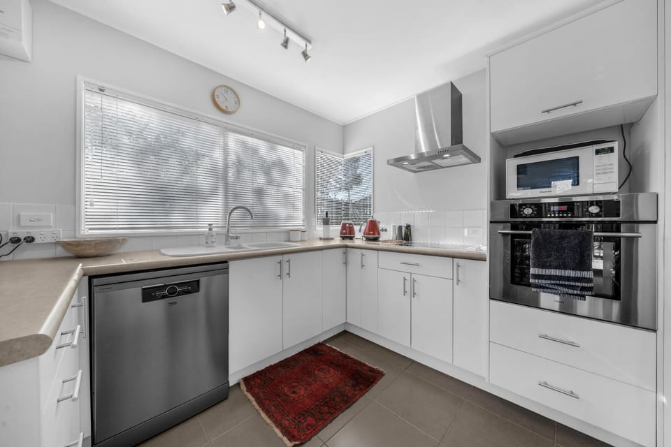 Sunny Jutland Road House House in Auckland