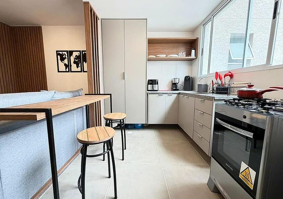 Kitchen or kitchenette, Dining area, oven, stove