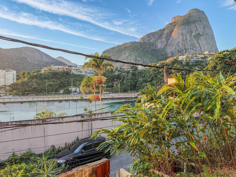 View (from property/room), Living room, City view, Garden view, Landmark view, Mountain view, River view, Sea view, Street view, Sunrise, Sunset