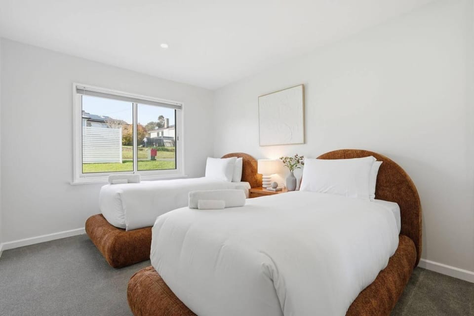 Modern 3BR Home Near Bellerive House in Tasmania