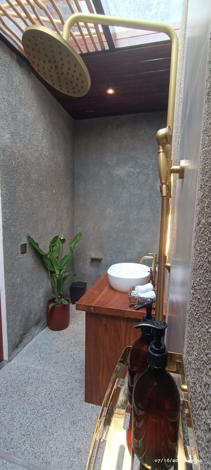 Gresh House Sayan Bed and Breakfast in Abiansemal