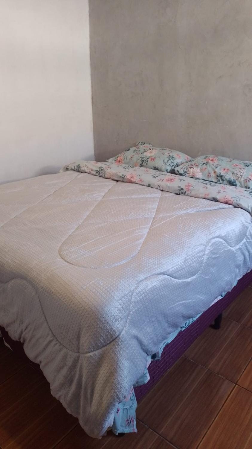 House near BR 376, ideal for an overnight stay Apartment in State of Paraná