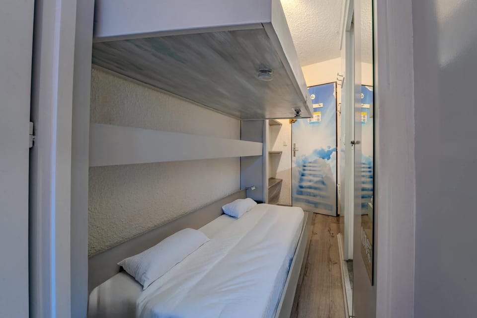 Slopeside Apt w Balcony & Views Apartment in Les Allues