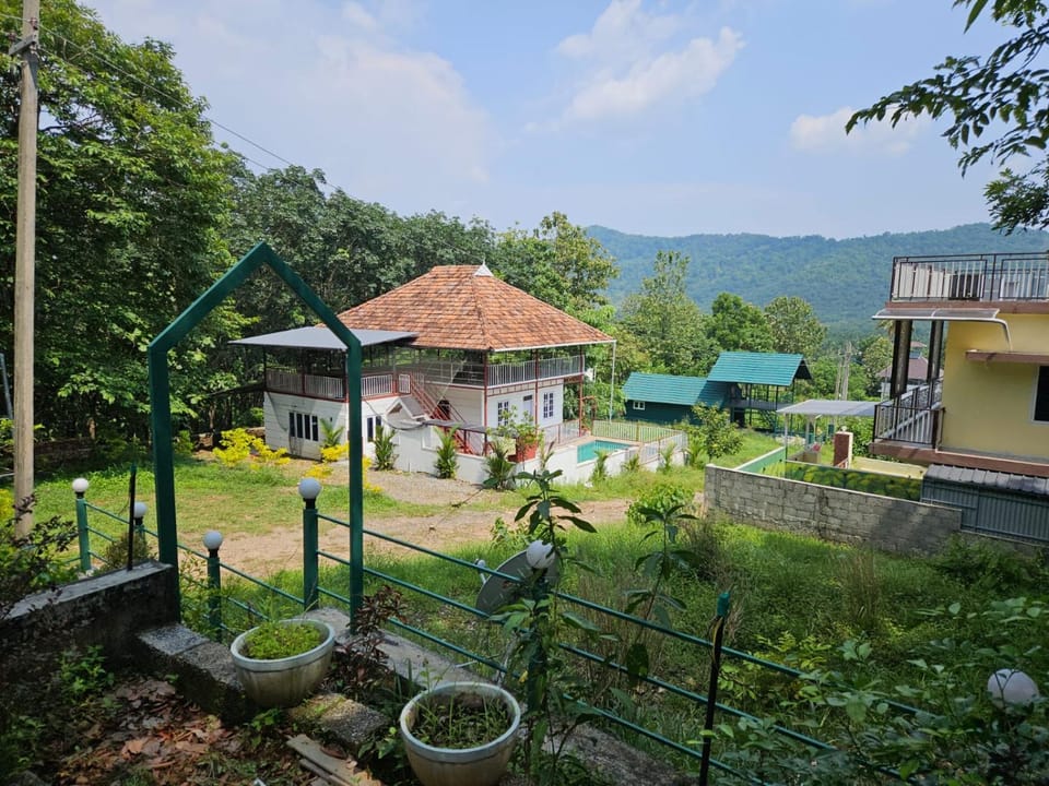 Hill Top 2 BHK Resort Athirappilly Villa in Kerala