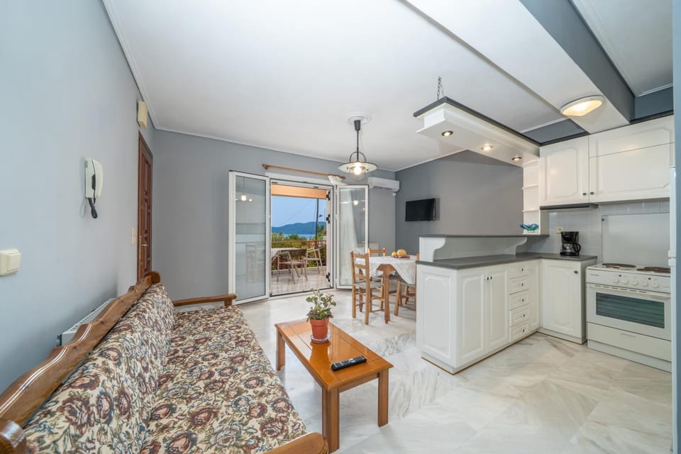 Ionian Cove 2 Apartment in Karavomylos
