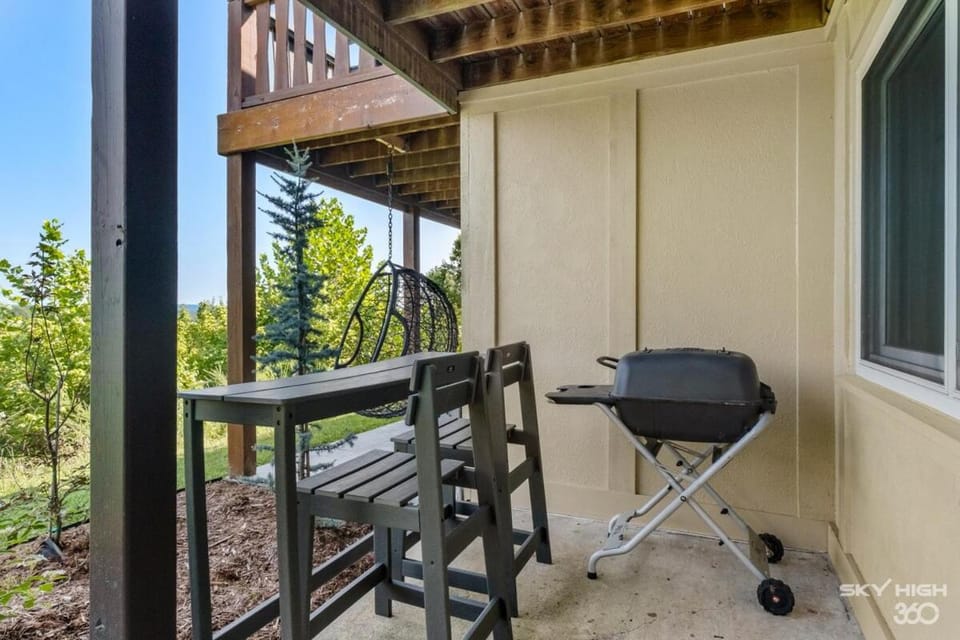 Luxury Beaver Lake Views - 2 Min to Marina and Swim Beach House in Beaver Lake
