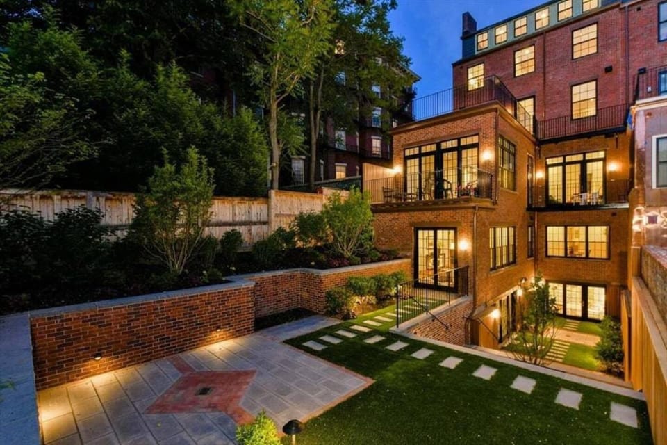Apartment Exceptionally Private Garden Apartment in Beacon Hill