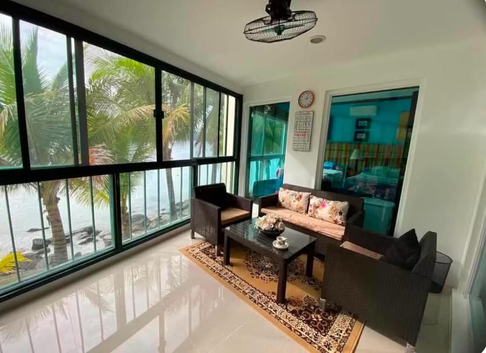 Seascape Beach House Apartment in Subic