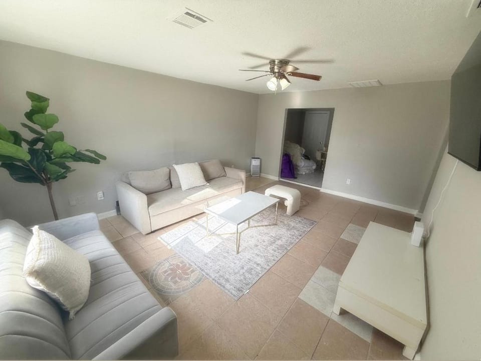 Cozy BR WiFi Free Parking Near IAH-DT Vacation rental in Harris County