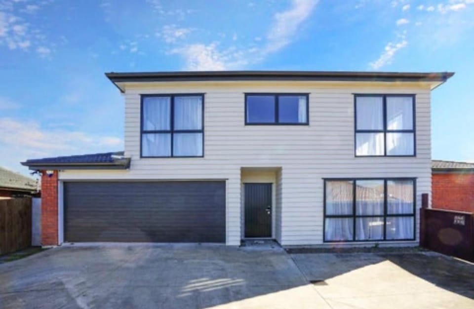Wavy Vacation rental in Auckland