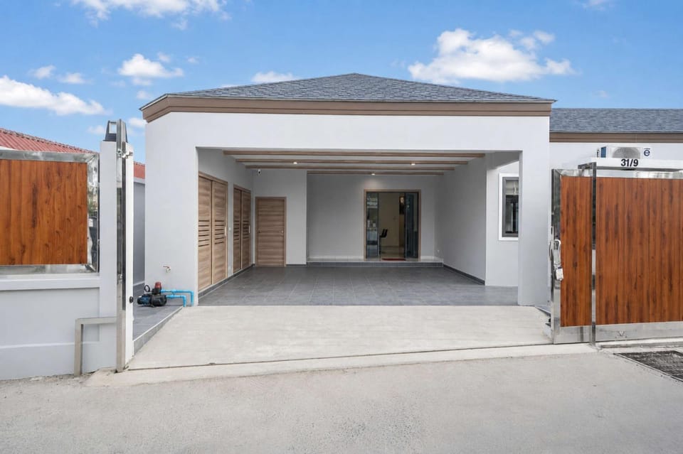 Property building, Day