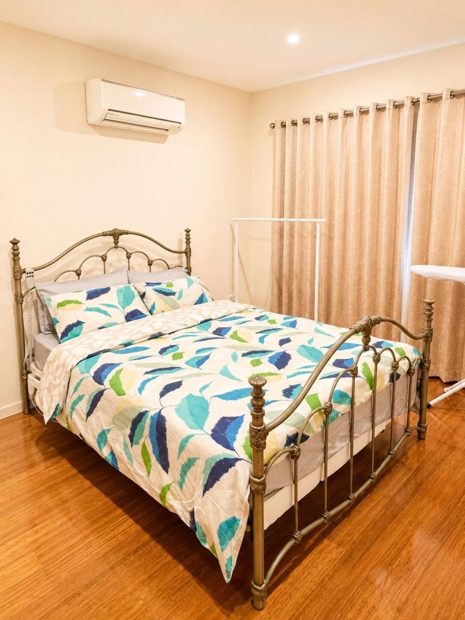Bright Modern 3BR Home, Free Parking, Family House in Thomastown