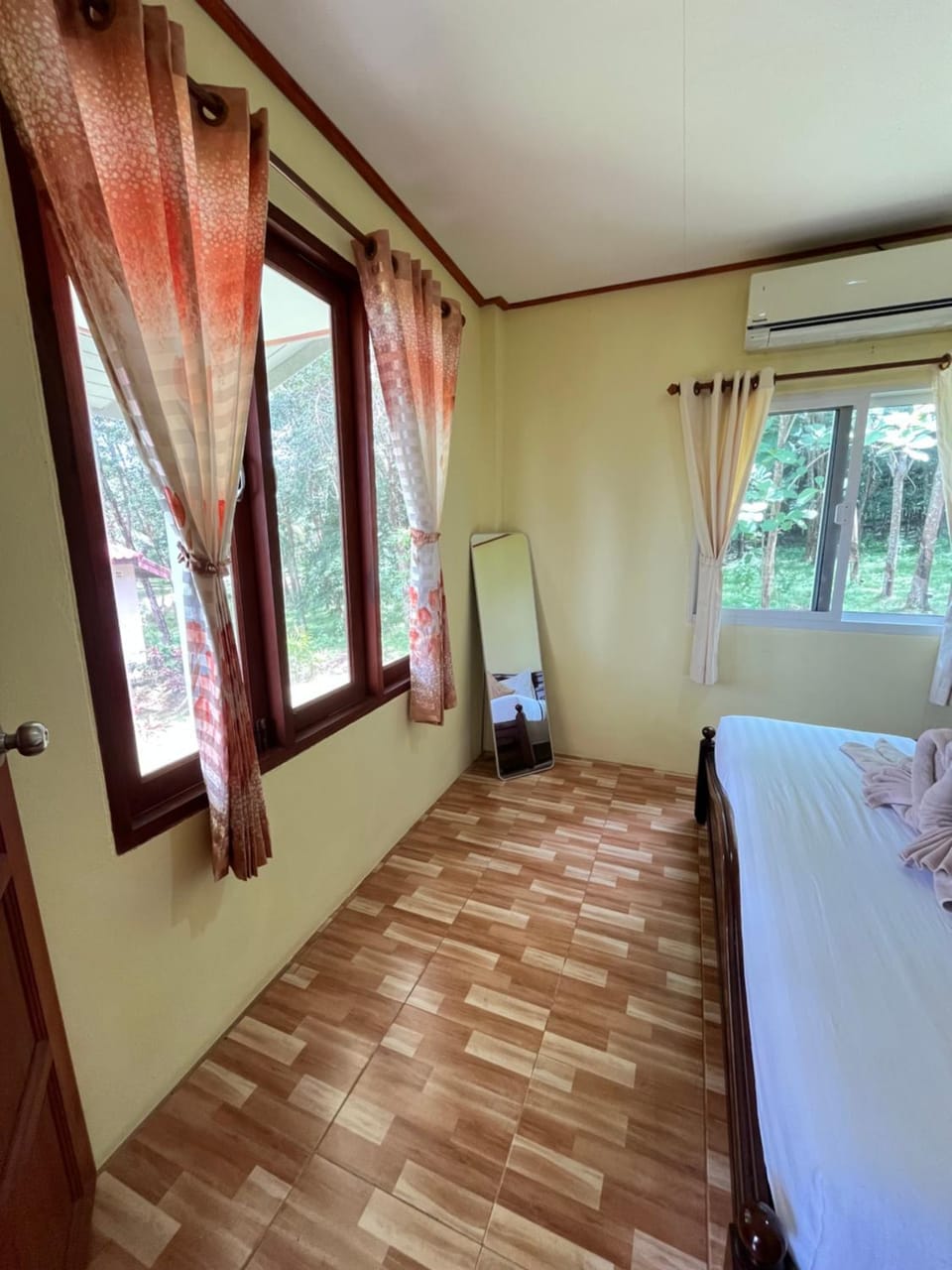 Bed, Bedroom, air conditioner