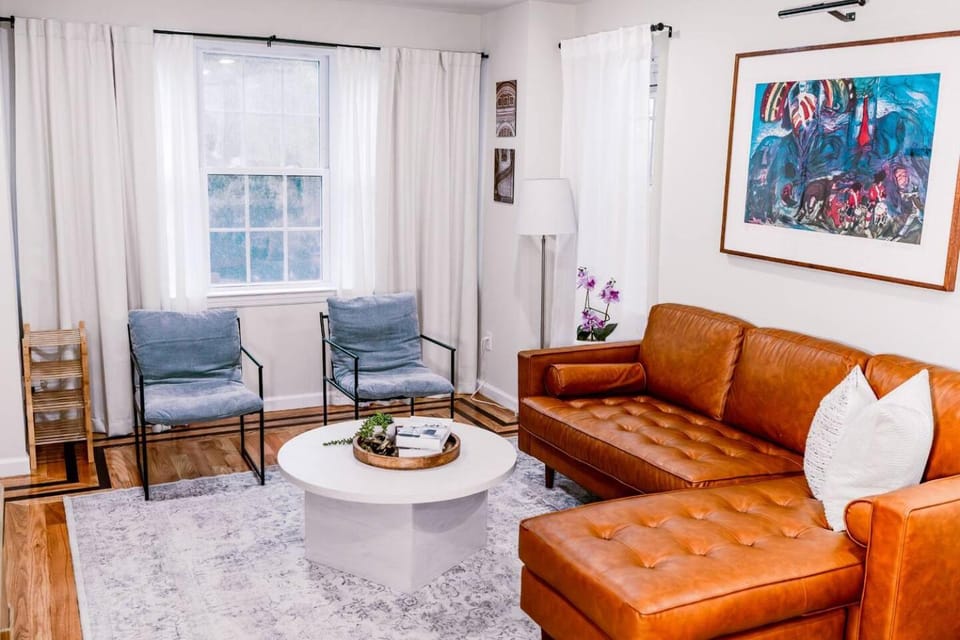 3BR Near NYC, Indoor Parking & Laundry Apartment in East Orange