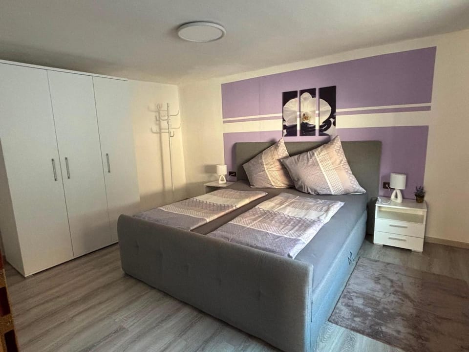 Bed, Photo of the whole room, Bedroom, wardrobe
