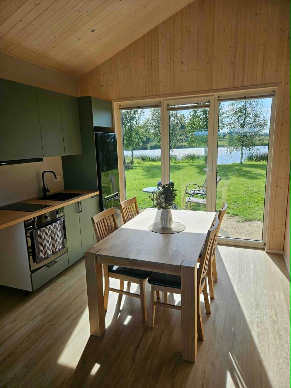 Natural landscape, Garden, Kitchen or kitchenette, Dining area, Garden view