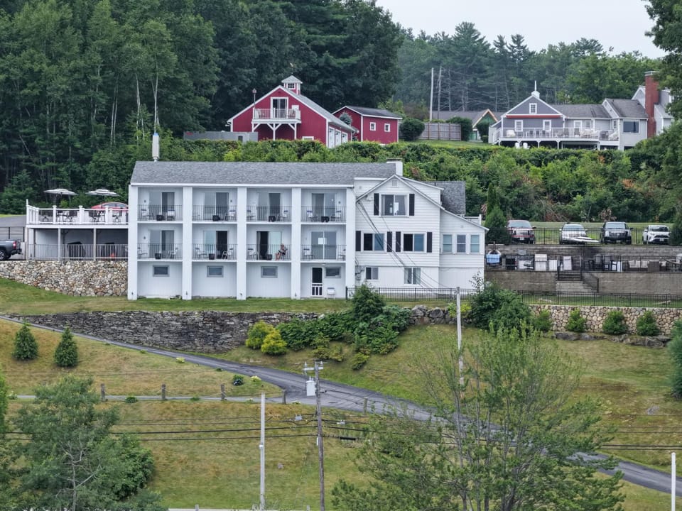 Belknap Point Inn Motel in Gilford