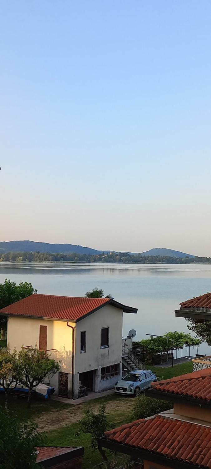 Balcony/Terrace, Lake view