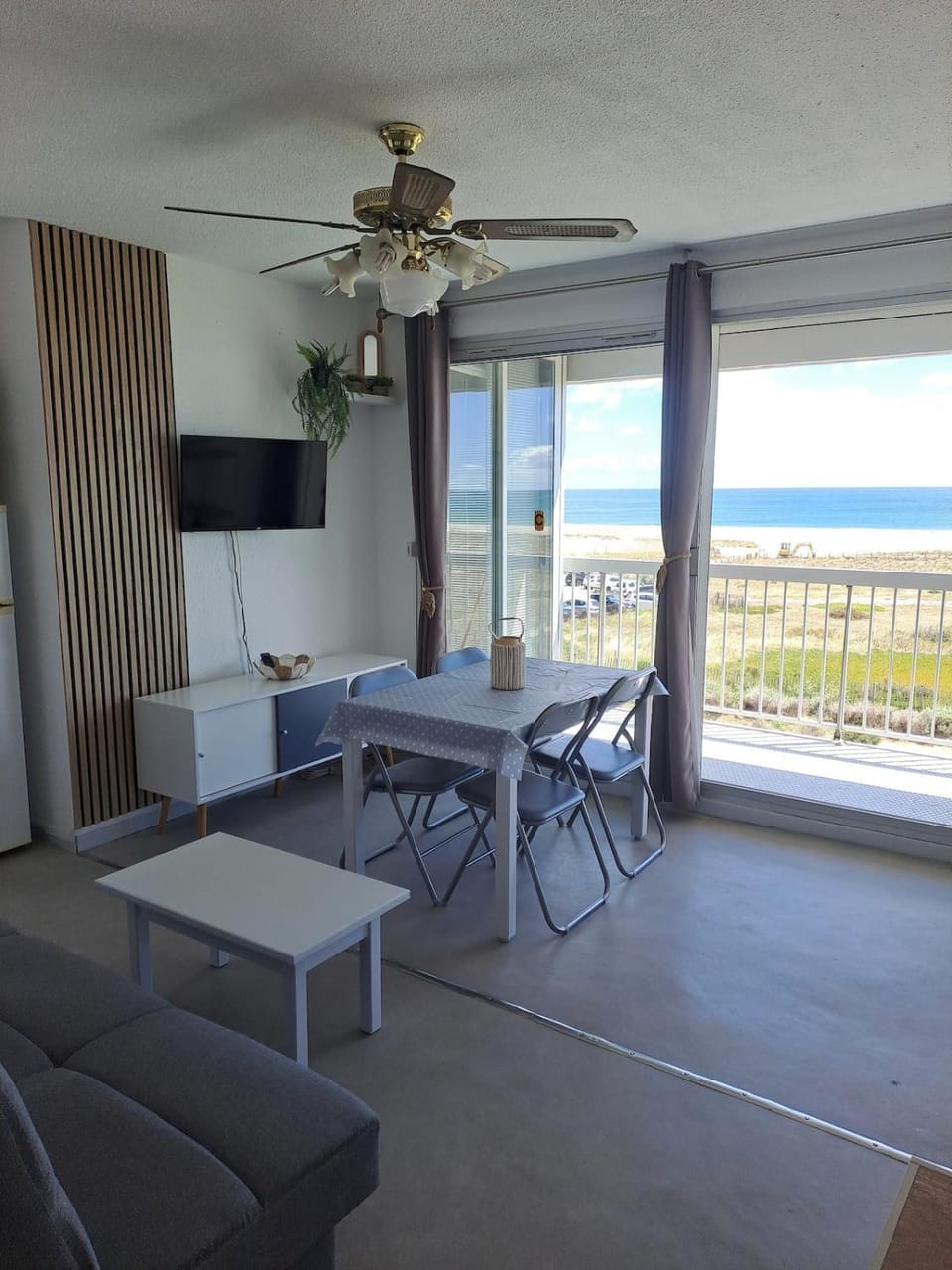 Vue mer, lever de soleil - Plage à 50 m - Parking Apartment in Le Barcarès
