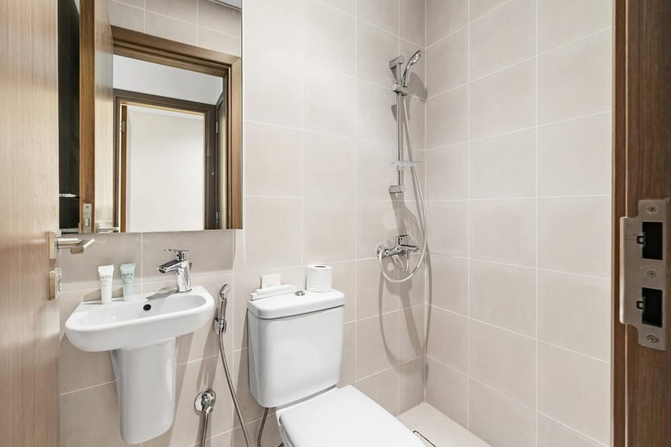 Shower, Toilet, Bathroom, bidet, towels