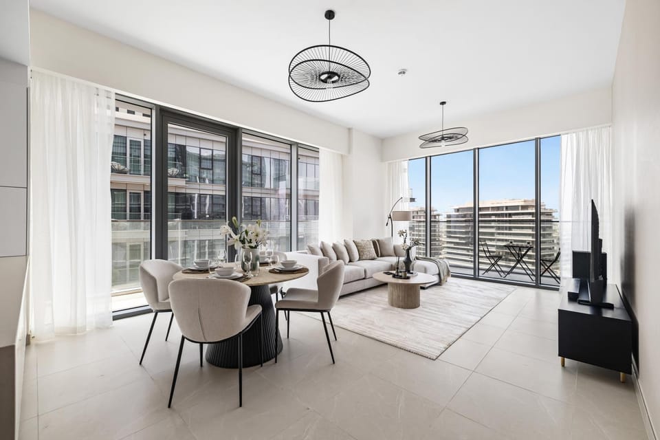 View (from property/room), Balcony/Terrace, Living room, Seating area, Dining area