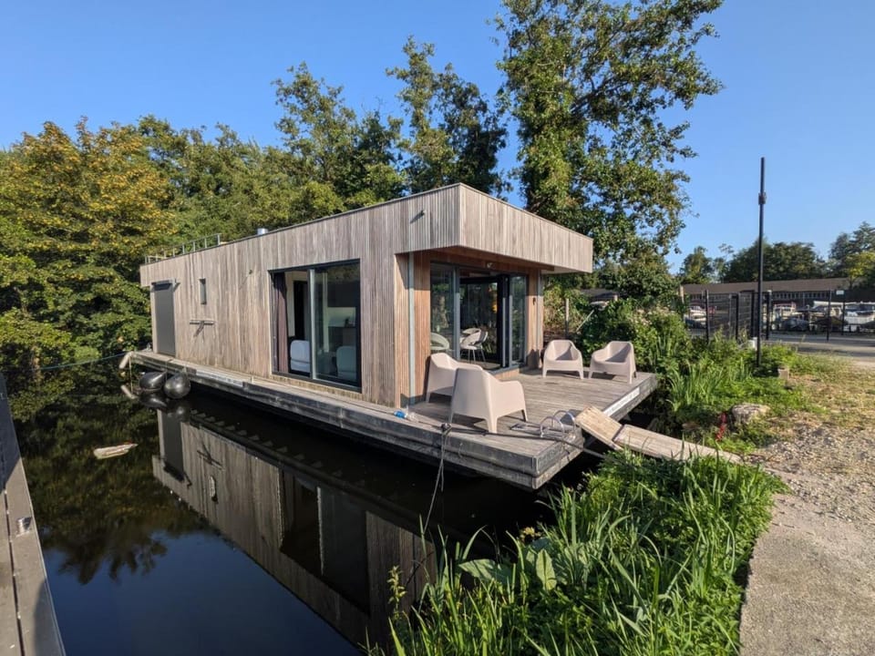 Surla houseboat Levante Amsterdam South 6 pax House in Amsterdam