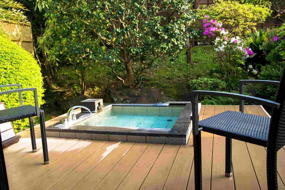 Photo of the whole room, Open Air Bath