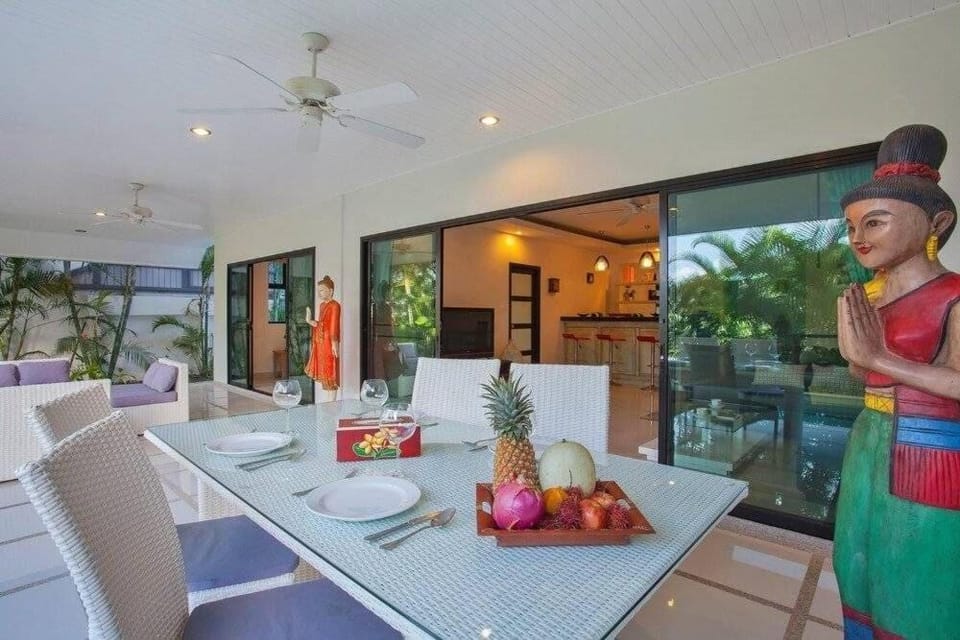 Villa Chloe Private Pool Villa Rawai 2BR Near Nai Harn Villa in Chalong