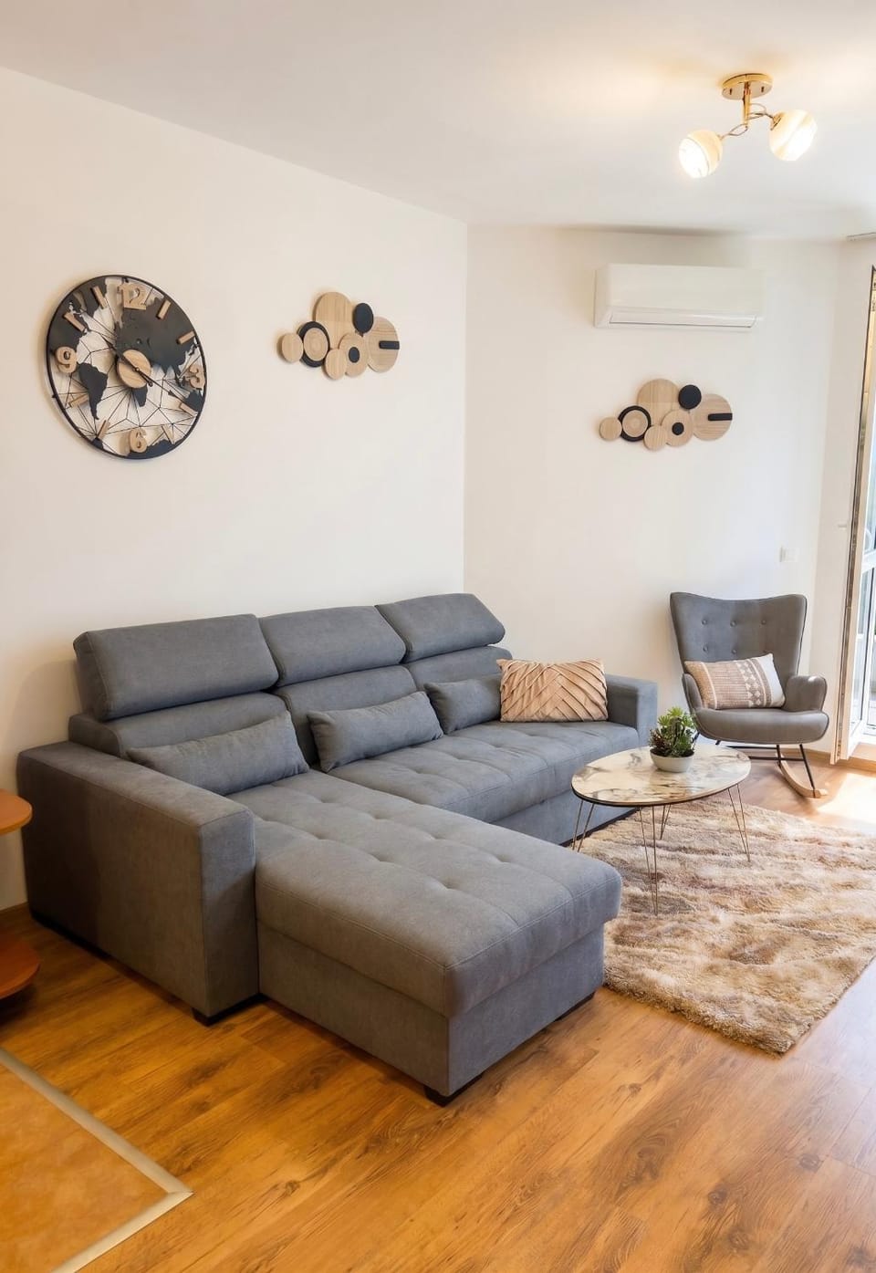 Living room, Seating area