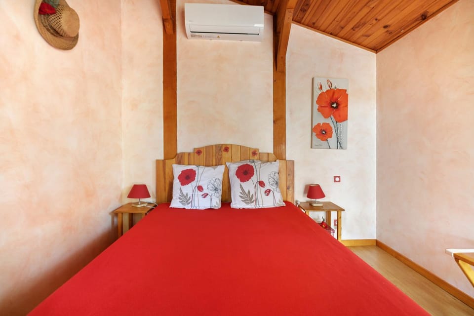 Property building, Living room, Bedroom
