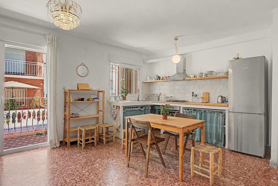 Property building, Kitchen or kitchenette, Living room