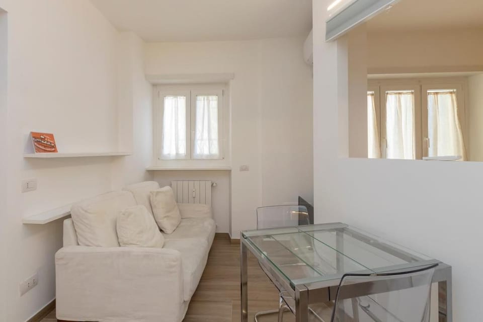 Xenia - Studio apt in Via Panicale 12 Apartment in Milan