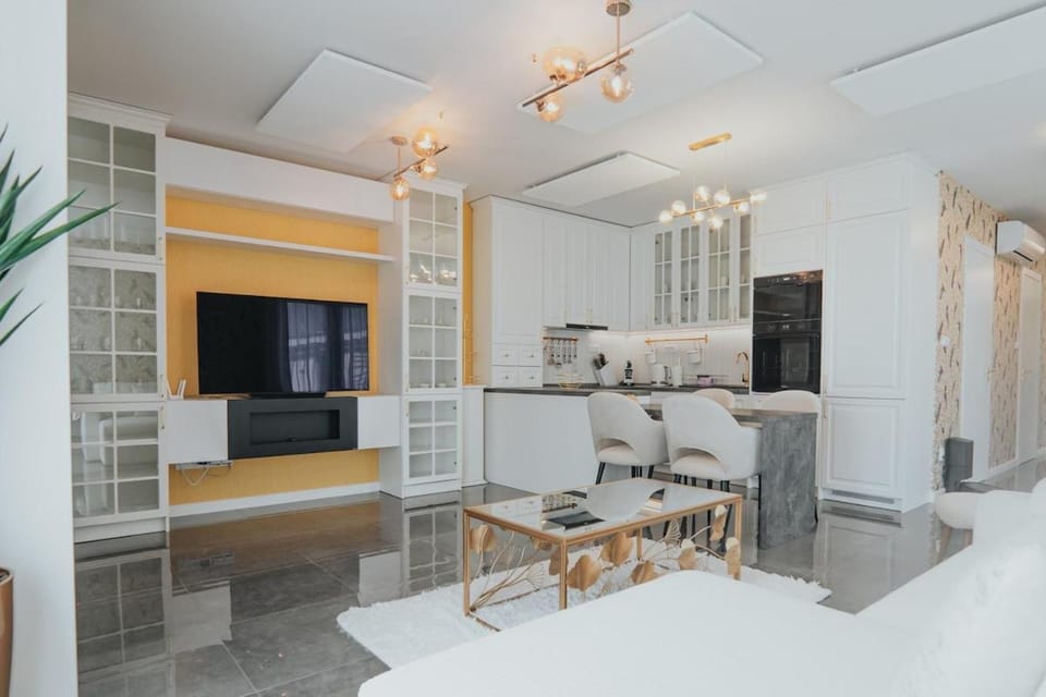 Kitchen or kitchenette, Living room