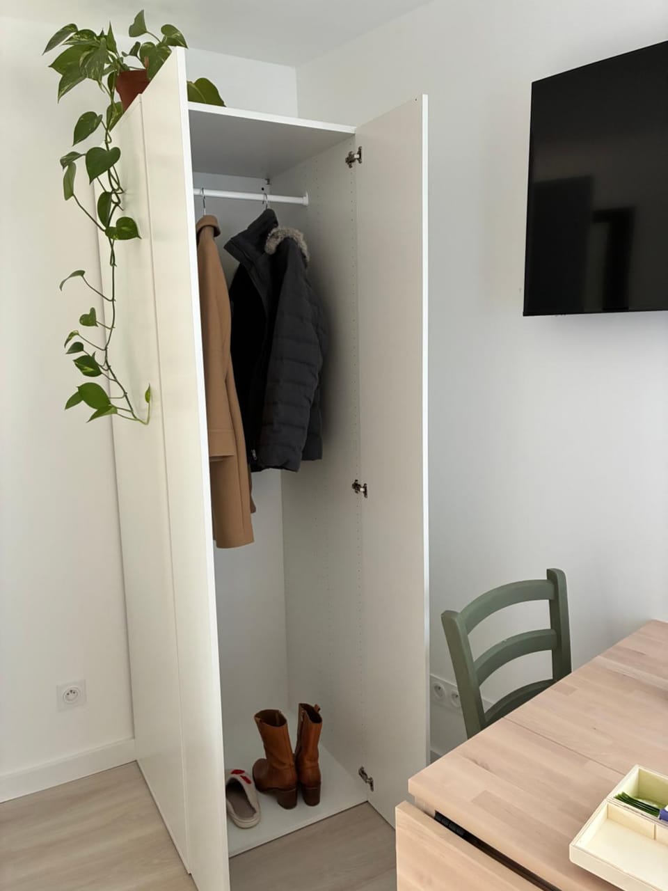 wardrobe
