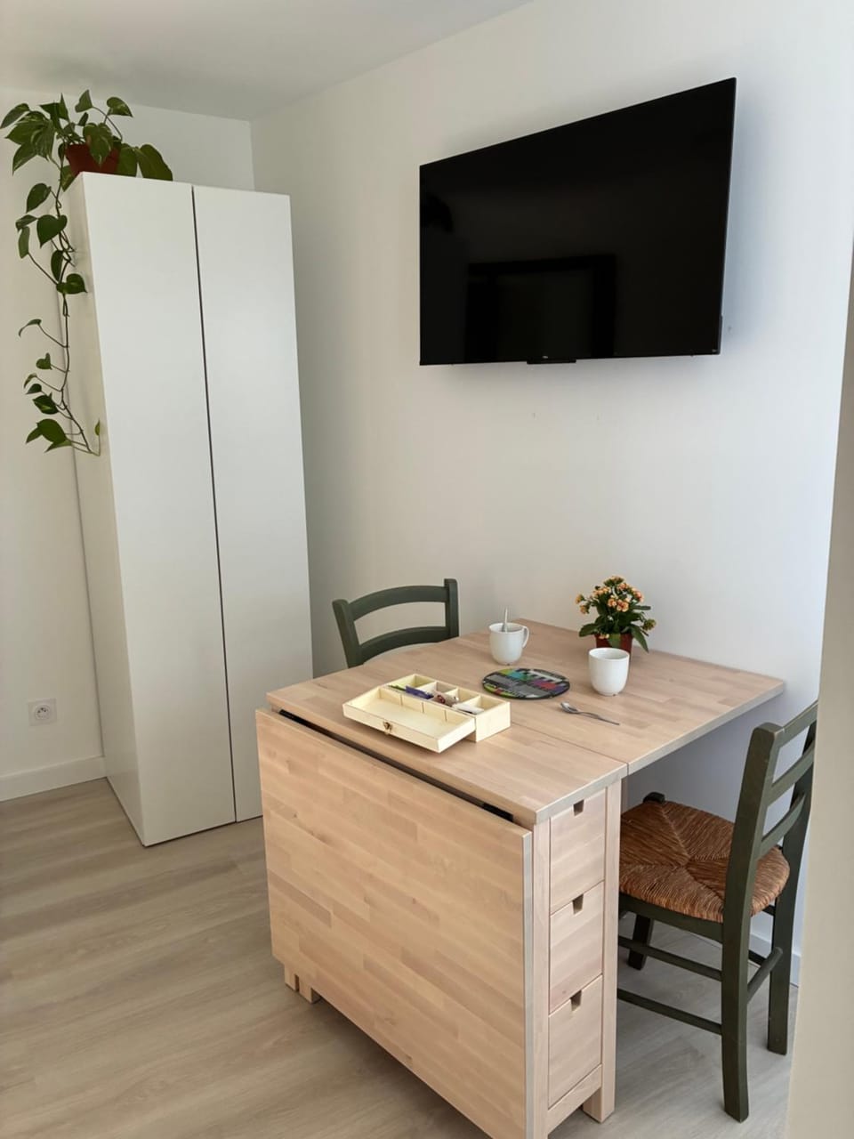 TV and multimedia, Dining area, wardrobe