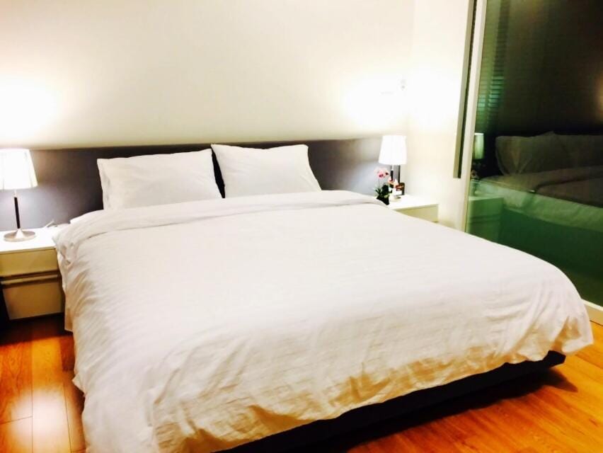 Luxury Suite @ BTS Nana Apartment hotel in Bangkok